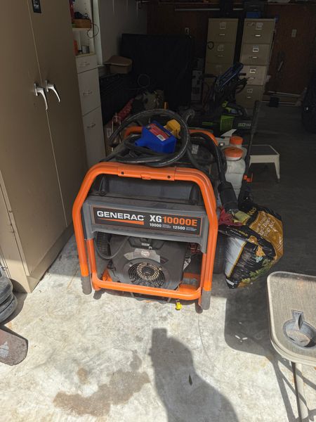 Generac XG10000E Portable Generator - 10000 Running Watts / 12500 Starting Watts - Electric Start