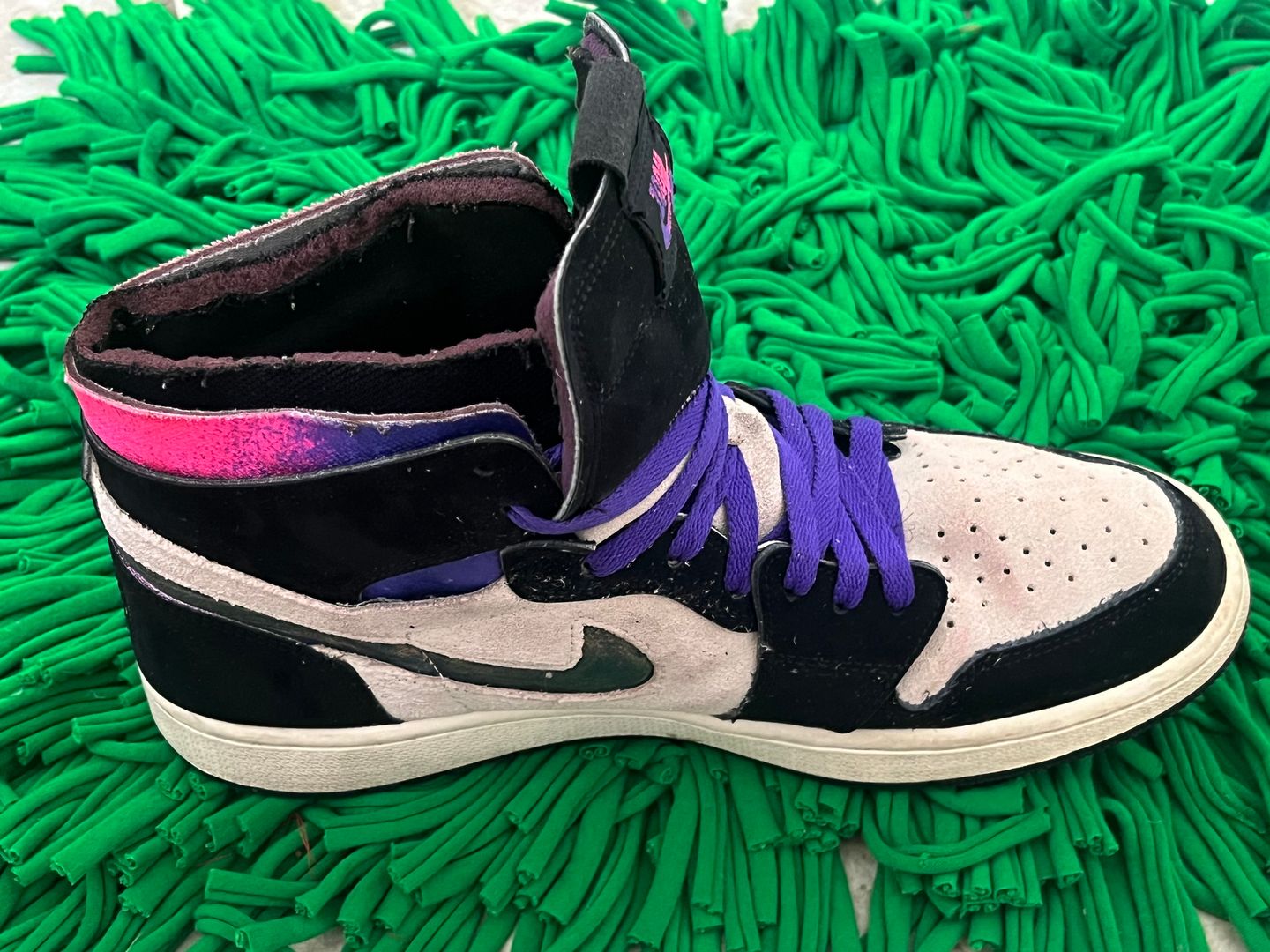 Rare Nike Air Jordan 1 "Paris Saint-Germain" High Top Sneakers - Used