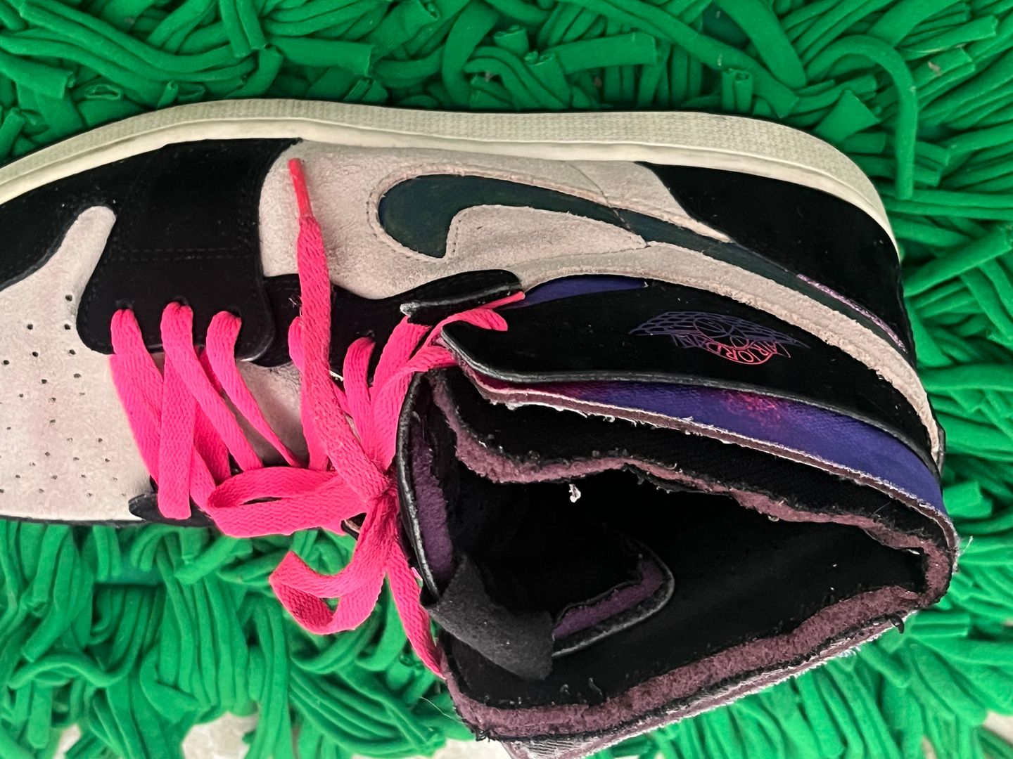 Rare Nike Air Jordan 1 "Paris Saint-Germain" High Top Sneakers - Used