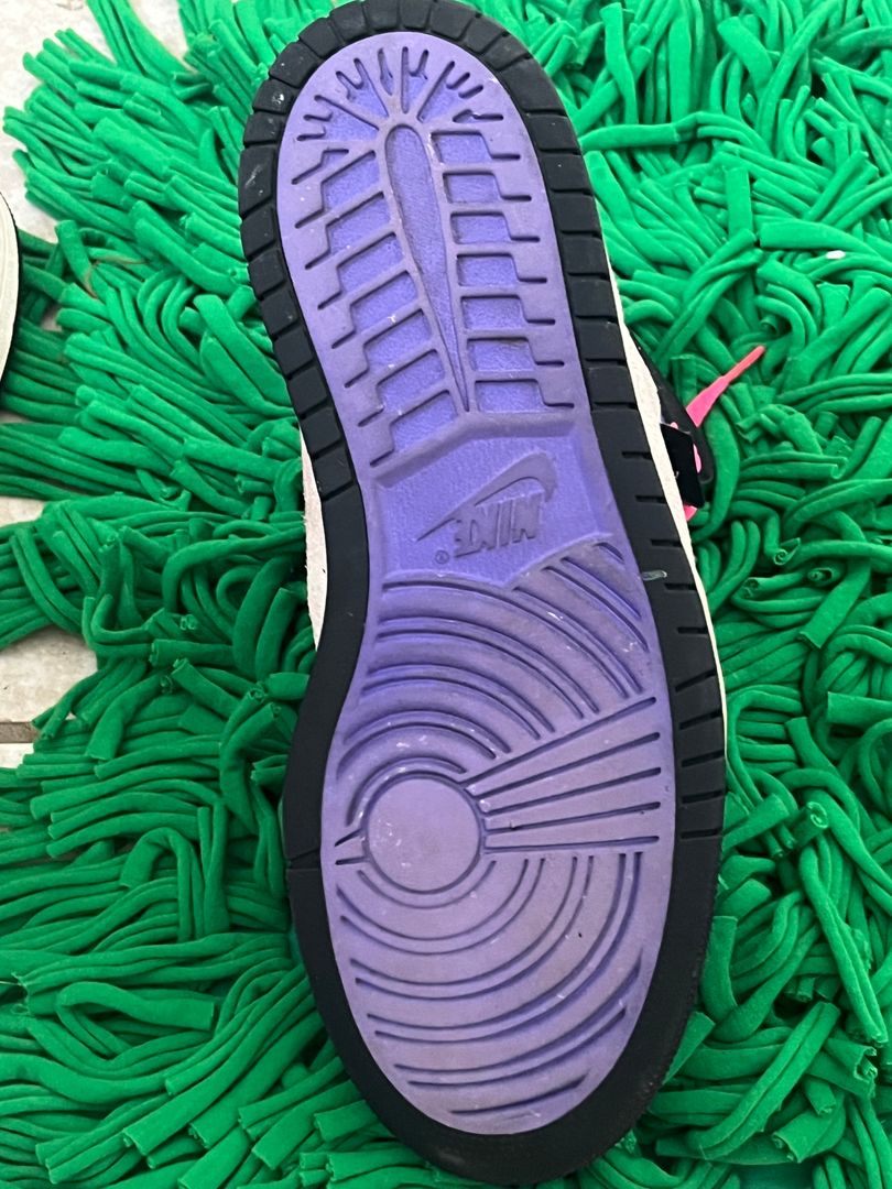 Rare Nike Air Jordan 1 "Paris Saint-Germain" High Top Sneakers - Used