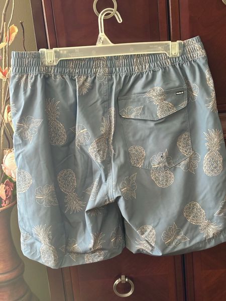 Hurley Volley Swim Shorts - Men's Medium - Blue Pineapple Print - NWT