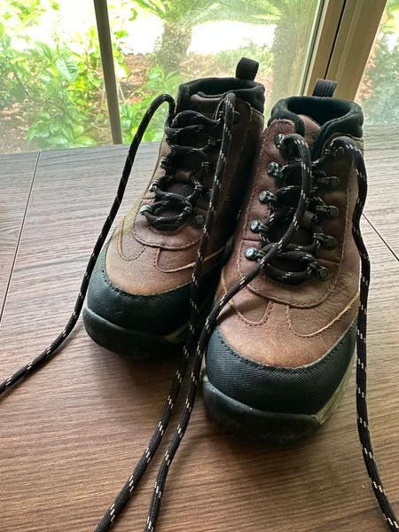 Boys Timberland Waterproof Leather Hiking Boots - Size 1 Youth