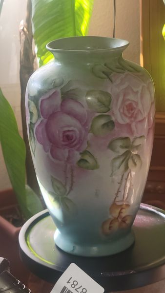 Elegant Vintage Hand-Painted Pink Rose Floral Vase - Green & Cream Ombre Decor